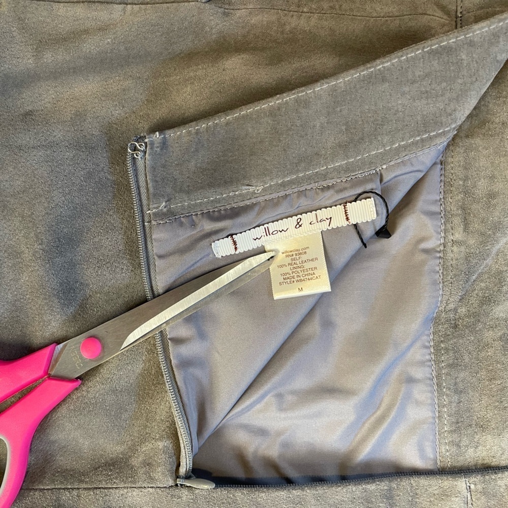 Willow & Clay Suede Leather Mini Skirt size M - Picture 2 of 9